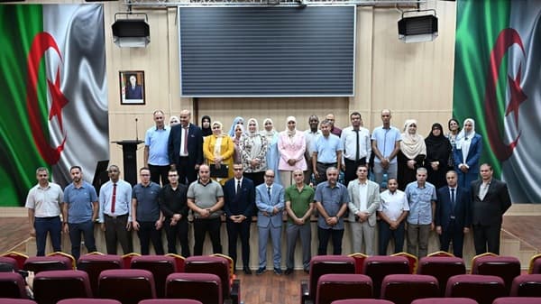 جامعة التكوين المتواصل تعزز تأطيرها البيداغوجي بتنصيب 50 أستاذًا جديدًا