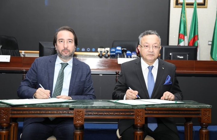  Signing of a Cooperation Agreement Between the Minister of Higher Education and Scientific Research and the President of the Algerian Economic Renewal Council