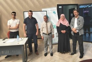 مدير الجامعة في زيارة تفقدية للدورة السابعة للمقاولاتية