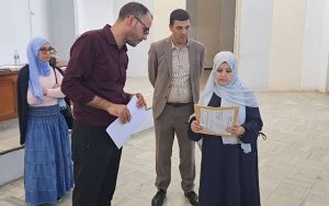 إعطاء إشارة انطلاق الدورة الوطنية الاولى للمسابقات والامتحانات المهنية من طرف نائب مدير الجامعة للاتصال والعلاقات مع القطاعات