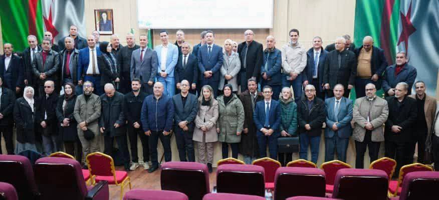 التكوين من أجل الحوكمة المحلية: جامعة التكوين المتواصل تطلق برنامجًا نوعيًا لفائدة منتخبي ولاية الجزائر