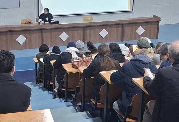  استمرار دورة الانجليزية الموجهة للأساتذة في اسبوعها الحادي عشر