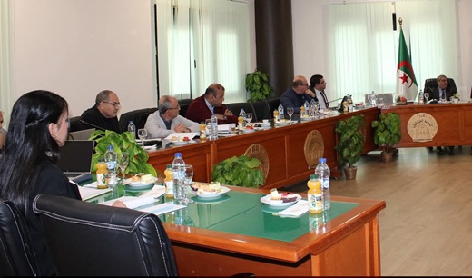 مدير الجامعة يترأس اجتماع مجلس الإدارة للمدرسة العلبا للتجارة بالقليعة